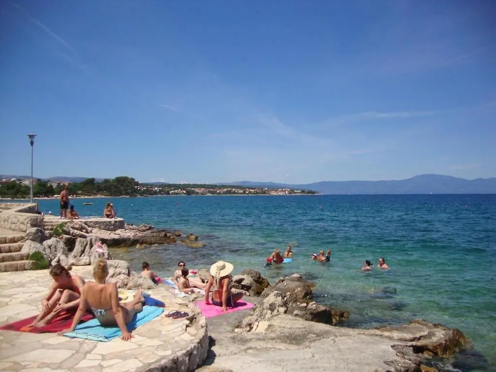 Gemuetliches Studio Apartment Fuer 2 Personen In Malinska Croatia